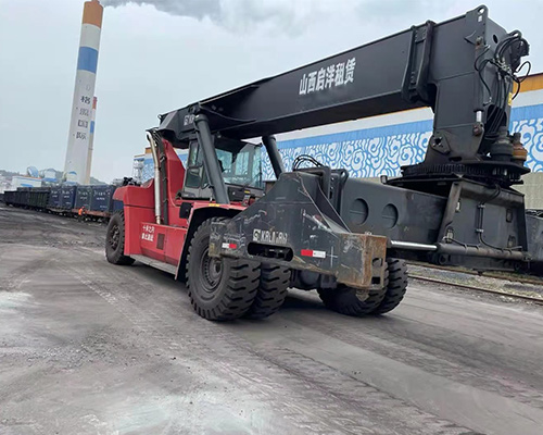 山西啟洋租賃總結(jié)集裝箱正面吊的特點